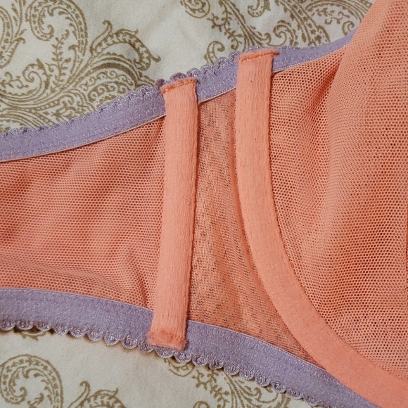 ❤3/$30 VS very sexy unlined demi - Picture 3 of 8